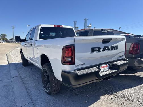 2026 RAM 2500 Tradesman Crew Cab 4x4 6'4' Box