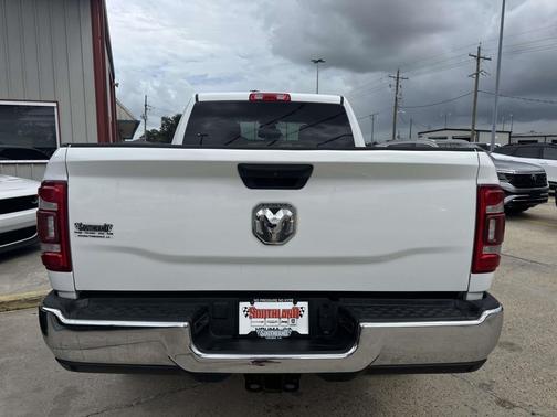 2018 RAM 2500 Tradesman Crew Cab 4x4 6'4' Box