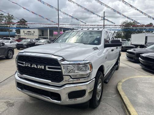 2018 RAM 2500 Tradesman Crew Cab 4x4 6'4' Box