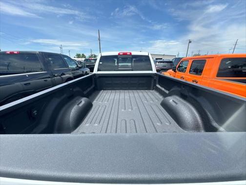 2025 RAM 2500 Tradesman Crew Cab 4x2 8' Box