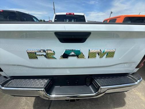 2025 RAM 2500 Tradesman Crew Cab 4x2 8' Box