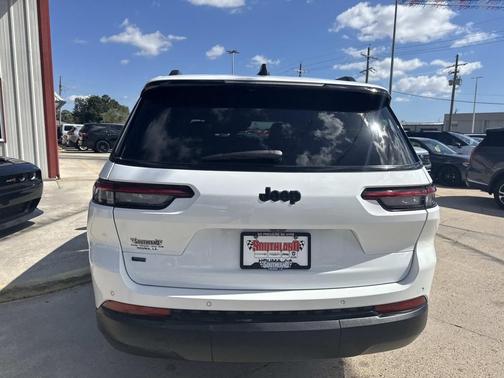 2022 Jeep Grand Cherokee L Altitude