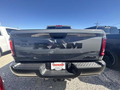 2026 RAM 2500 Tradesman Crew Cab 4x4 6'4' Box