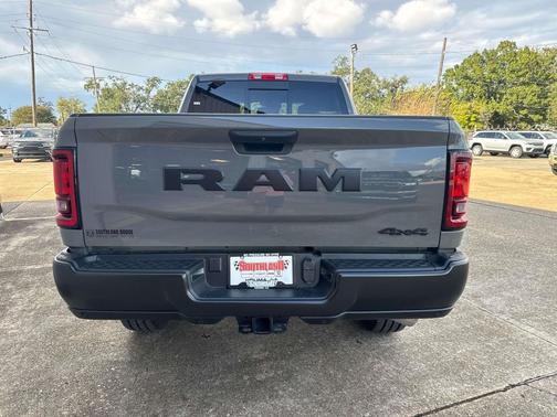 2026 RAM 2500 Tradesman Crew Cab 4x4 6'4' Box