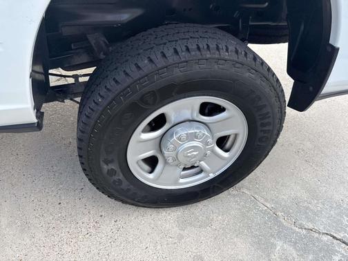 2022 RAM 2500 Tradesman Crew Cab 4x2 6'4' Box