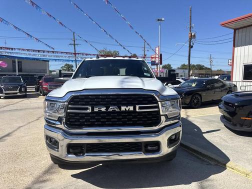 2024 RAM 3500 Big Horn Crew Cab 4x4 8' Box