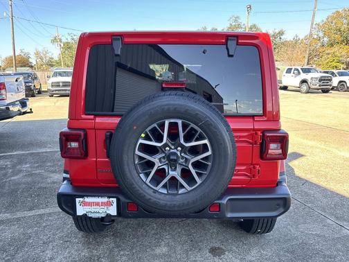 2026 Jeep Wrangler 4-Door Sahara 4x4