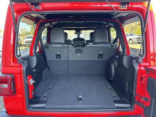 2026 Jeep Wrangler 4-Door Sahara 4x4