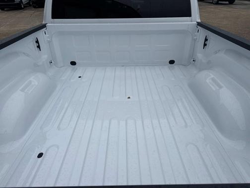 2026 RAM 2500 Tradesman Crew Cab 4x4 6'4' Box