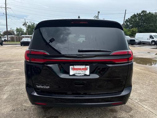 2025 Chrysler Pacifica L