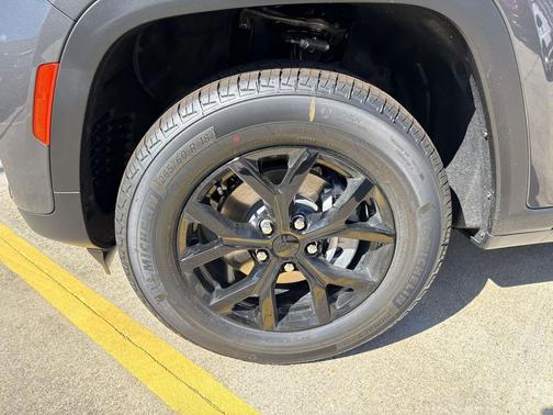 2025 Jeep Grand Cherokee Altitude