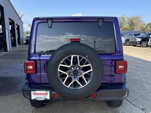 2026 Jeep Wrangler 4-Door Sahara 4x4