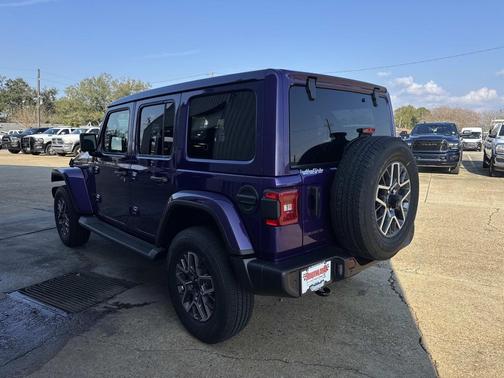 2026 Jeep Wrangler 4-Door Sahara 4x4