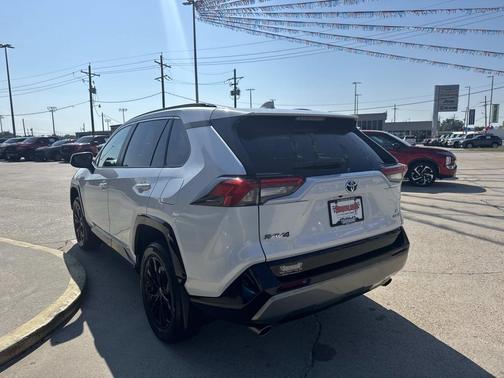 2024 Toyota RAV4 Hybrid SE