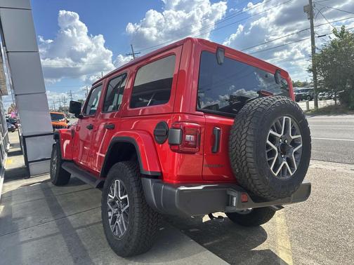 2025 Jeep Wrangler 4-Door Sahara 4x4