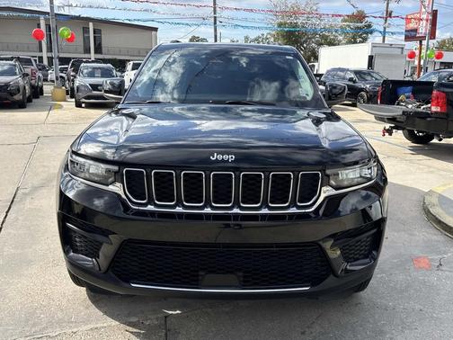 2024 Jeep Grand Cherokee Laredo
