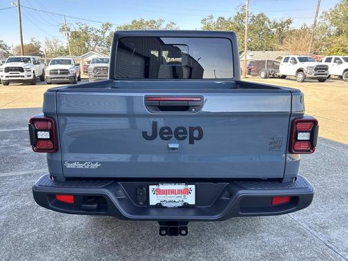 2026 Jeep Gladiator Willys 4x4