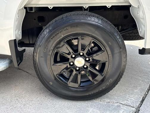 Summit White 2025 Chevrolet Silverado 1500 WT
