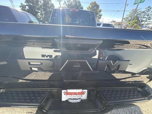 2026 RAM 2500 Black Express Crew Cab 4x4 6'4' Box