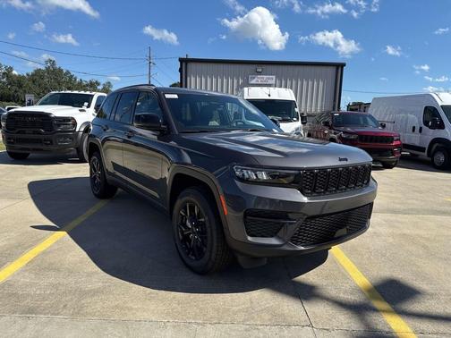 2025 Jeep Grand Cherokee Altitude