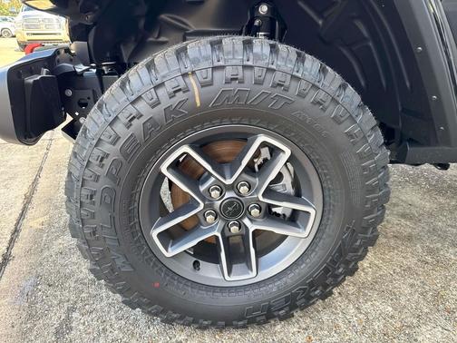 2025 Jeep Gladiator Mojave 4x4