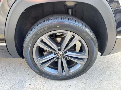 2021 Volkswagen Atlas 3.6L SE w/Technology