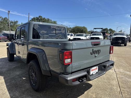 2025 Jeep Gladiator Sport S