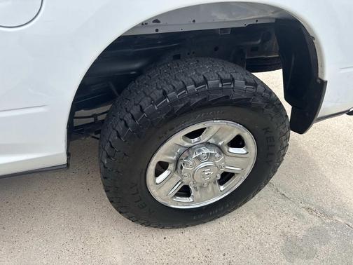 2022 RAM 2500 Tradesman Crew Cab 4x2 6'4' Box