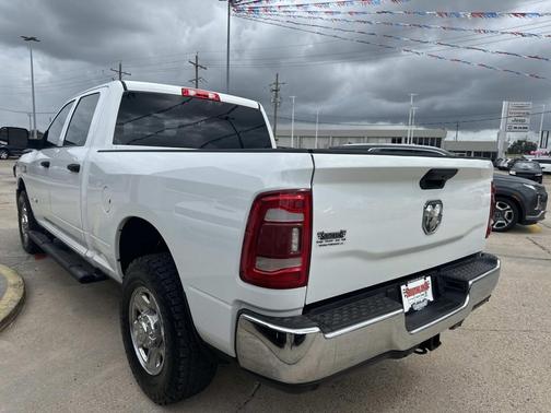 2022 RAM 2500 Tradesman Crew Cab 4x2 6'4' Box