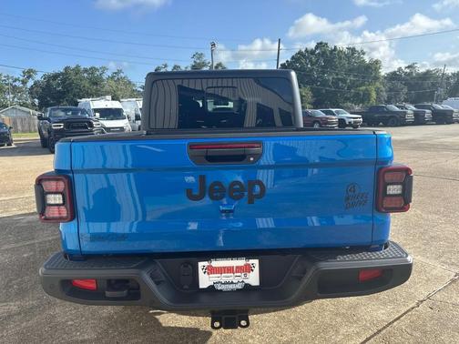 2025 Jeep Gladiator Willys