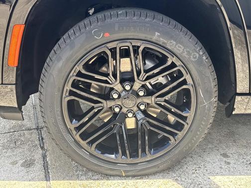 High Gloss Black 2026 Jeep Grand Wagoneer Limited Reserve 4x4