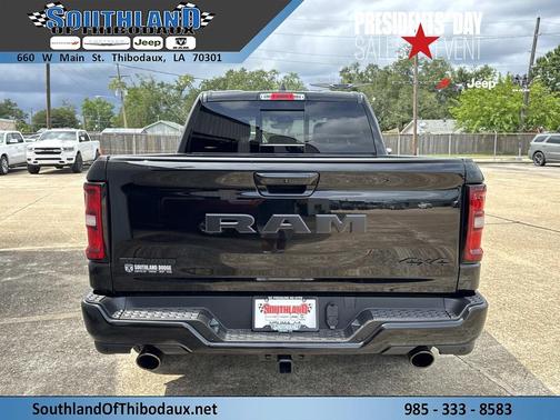 Diamond Black Crystal Pearlcoat 2026 RAM 1500 Big Horn/Lone Star