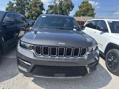 2025 Jeep Grand Cherokee Laredo
