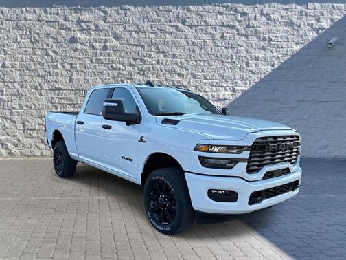 Bright White Clearcoat 2026 RAM 2500 Big Horn Crew Cab 4x4 6'4' Box
