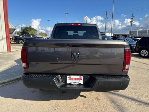 2024 RAM 1500 Classic Warlock Crew Cab 4x2 5'7' Box