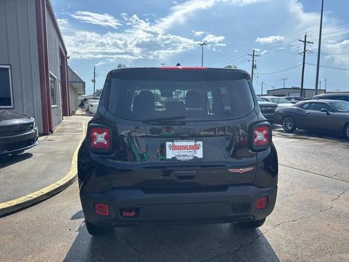 2023 Jeep Renegade Trailhawk