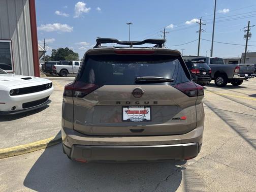2025 Nissan Rogue Rock Creek