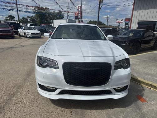 2023 Chrysler 300 Touring