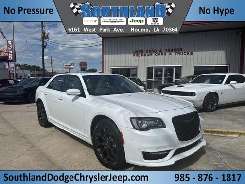 2023 Chrysler 300 Touring