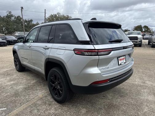 2025 Jeep Grand Cherokee Altitude