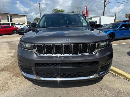2022 Jeep Grand Cherokee L Laredo