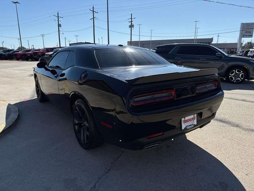 2022 Dodge Challenger SXT