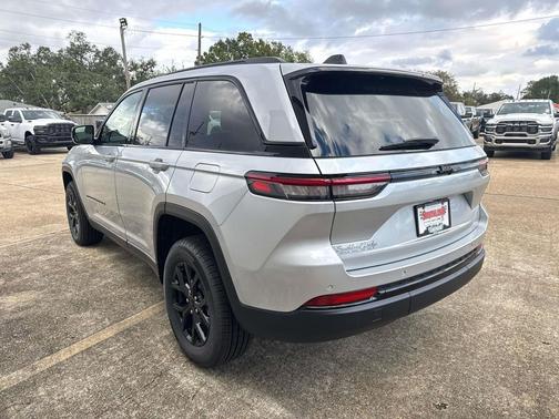 2025 Jeep Grand Cherokee Altitude