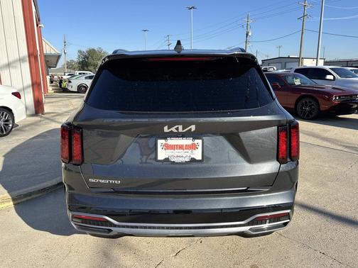 2023 Kia Sorento S