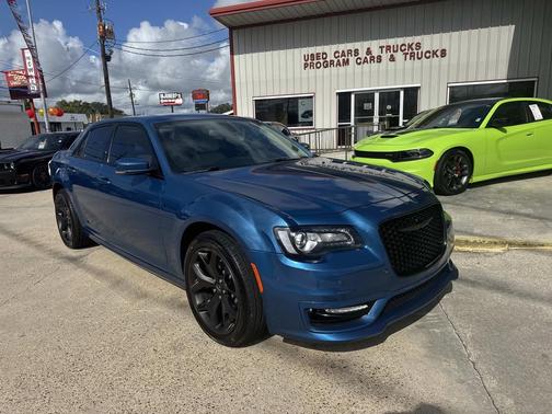 2023 Chrysler 300 Touring