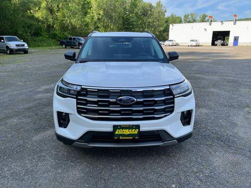 Star White Metallic Tri-Coat 2025 Ford Explorer Active