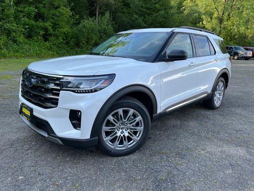 Star White Metallic Tri-Coat 2025 Ford Explorer Active