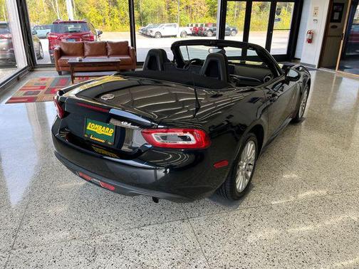 2018 FIAT 124 Spider Base