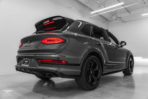 2025 Bentley Bentayga 