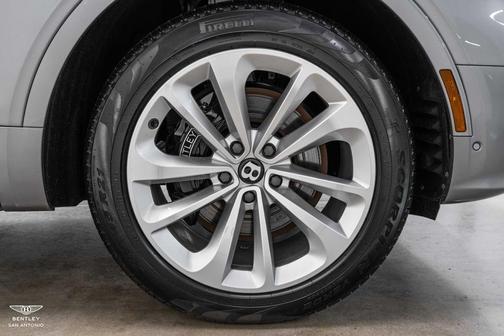 2025 Bentley Bentayga 